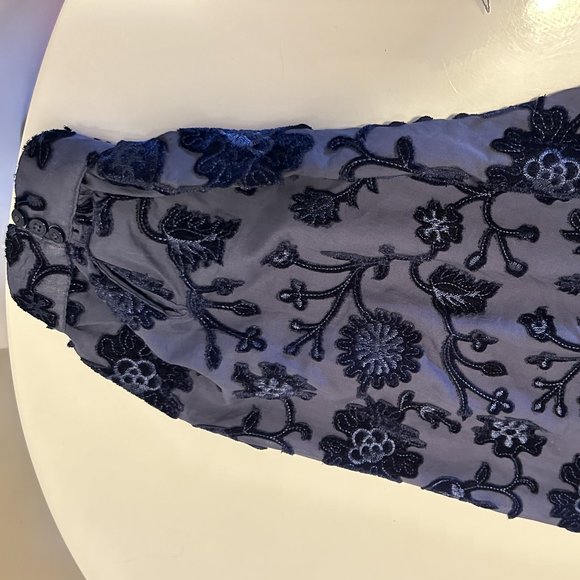 PILCRO FROM ANTHROPOLOGIE NAVY EMBROIDERED BLOUSE SIZE LARGE.  NEW WITHOUT TAGS - Picture 6 of 12